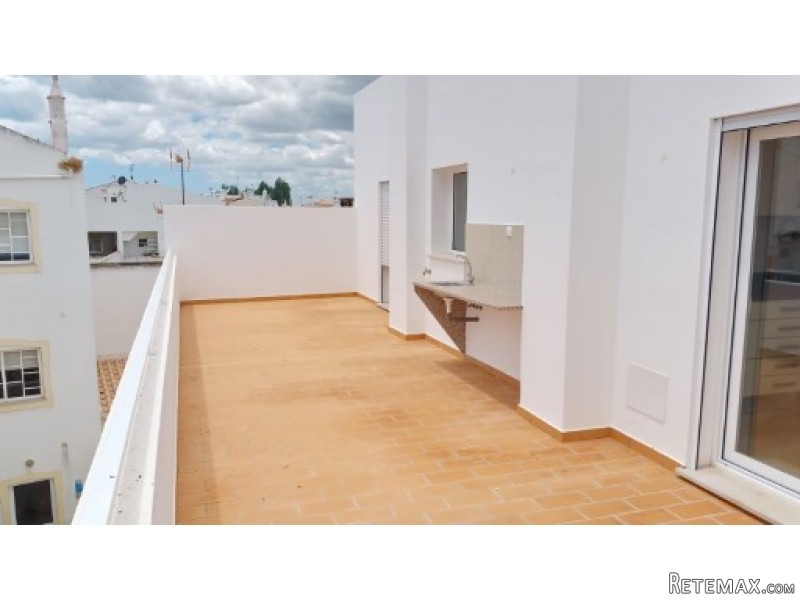 2 Bedroom With Livingkitchen Apartment..