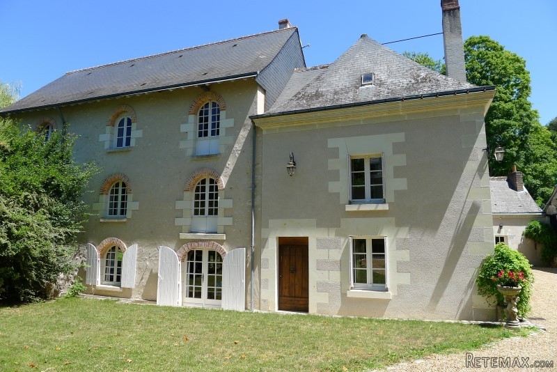 Stunning Home A Stones Throw From Tours