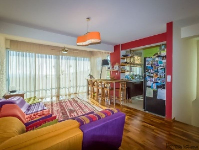 Spacious art designed 2-level, 4.. - 2