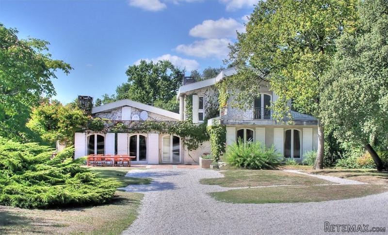 Edge Of Village Villa Set On 1.6..