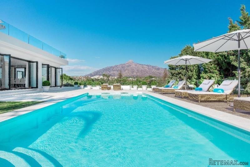 7 bedroom detached villa for sale
