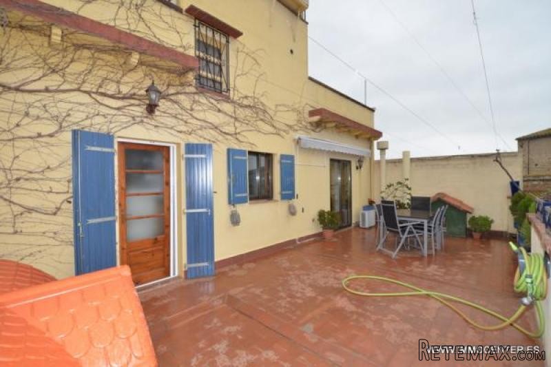ALT EMPORDA: Nice rustic village house..