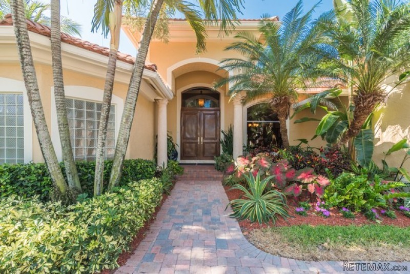 4 bedroom House For Sale: 10842 Blue.. - 2