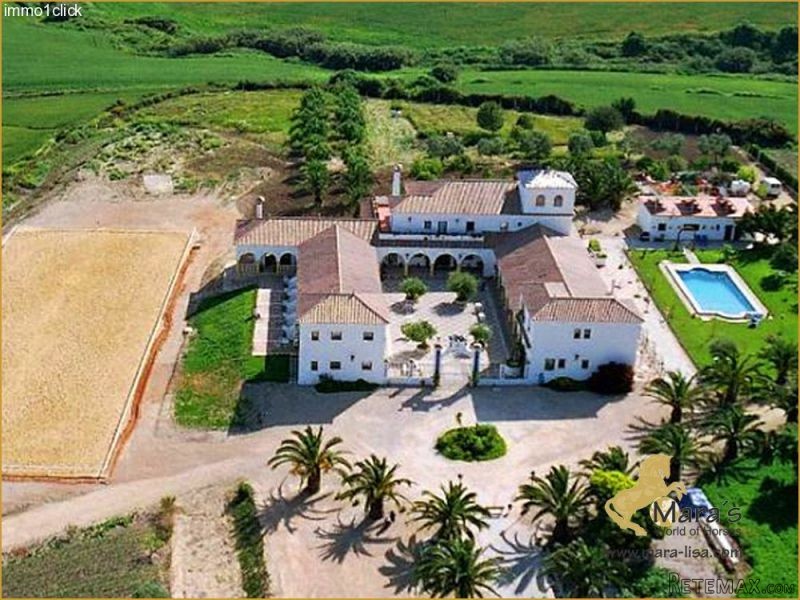 Arcos de la Frontera: Equestrian hotel..