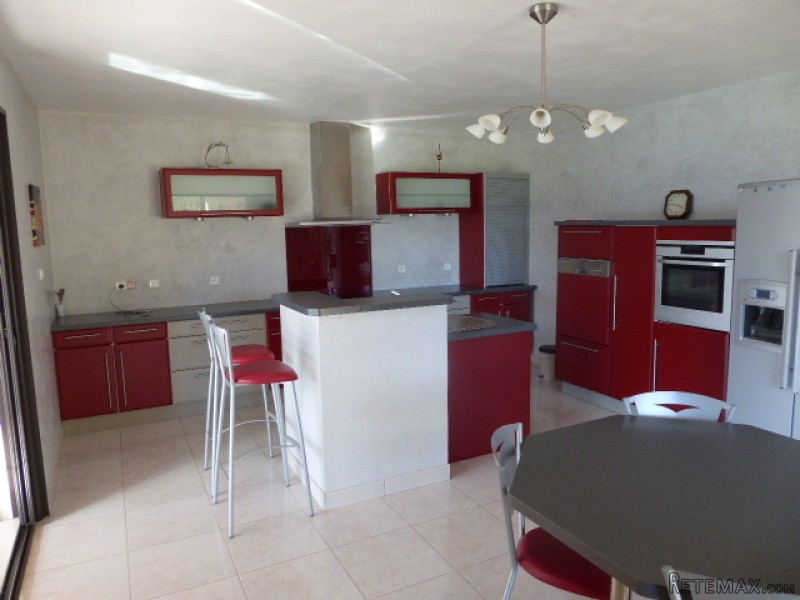 Recent Bungalow With Interior Pool And.. - 2