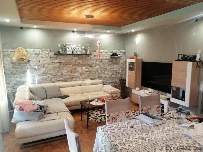 ČAVLE - velika kuća na lijepoj poziciji i pogledom na more - 2
