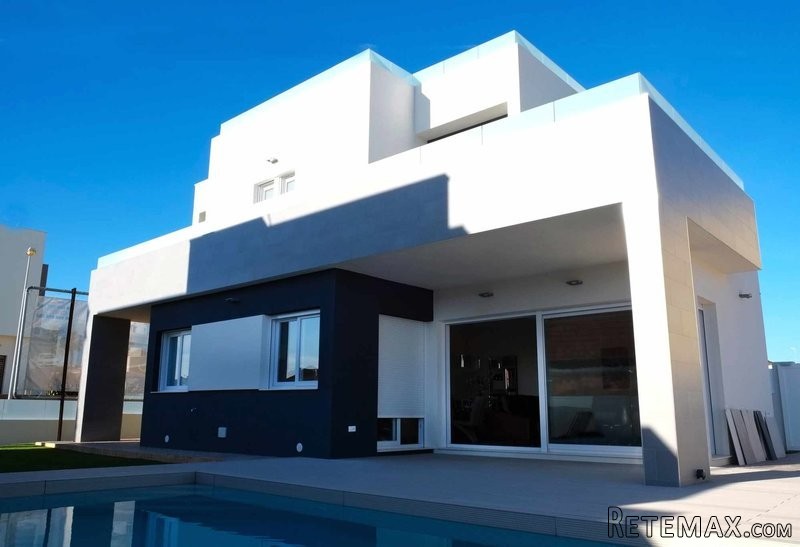 3 Bedrooms - Villa - Alicante - For Sale