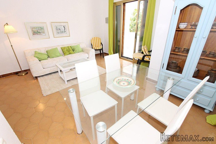 This modern apartment is located in the area of.. - 3