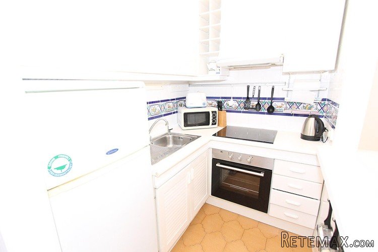 This modern apartment is located in the area of.. - 4