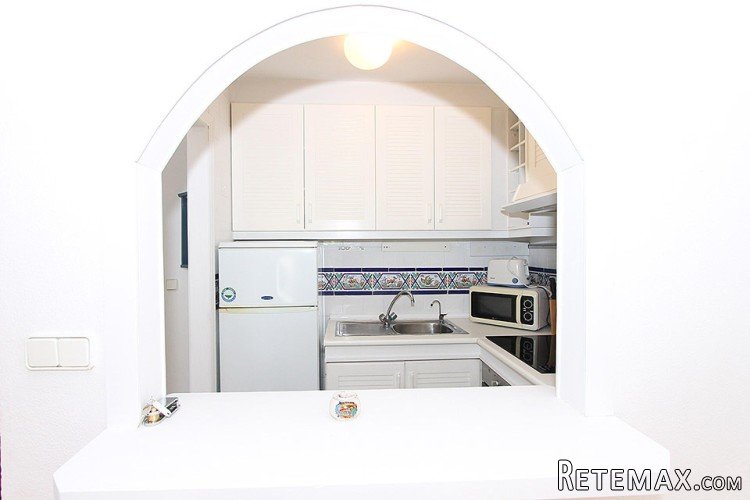 This modern apartment is located in the area of.. - 5