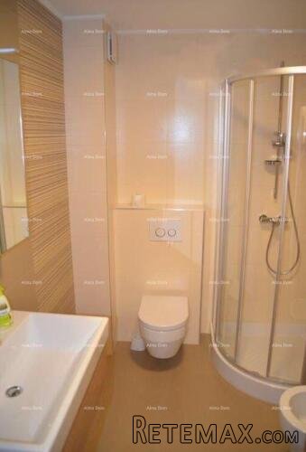 Umag, Pogled na more!!! Moderan stan u centru Umaga – 50 m o.. - 5