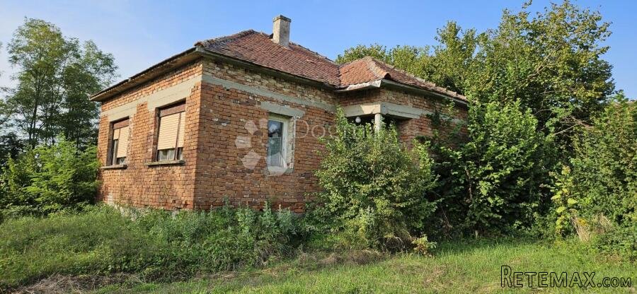 VELIKO GRAĐEVINSKO ZEMLJIŠTE S KUĆOM ZA RUŠENJE
