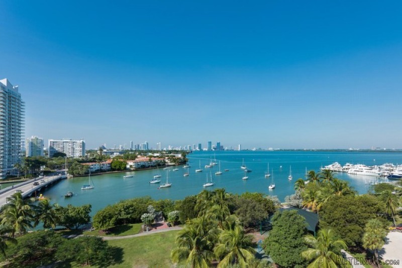 3 bedroom Flat For Sale: 1701 Sunset..