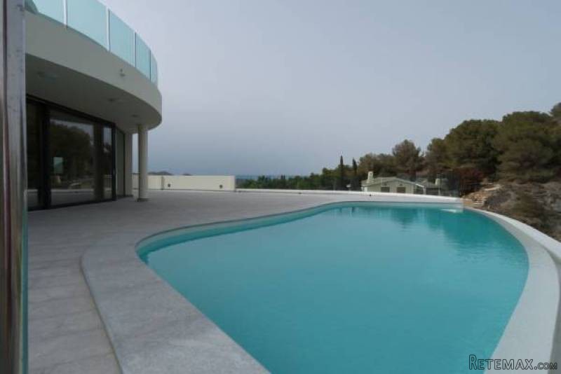 4 Bedroom 4 Bathroom Villa In La Manga..