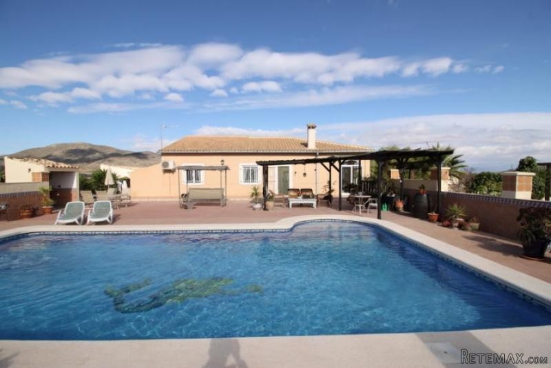 Handsome in Hondon Frailes, 3bed 2bath..