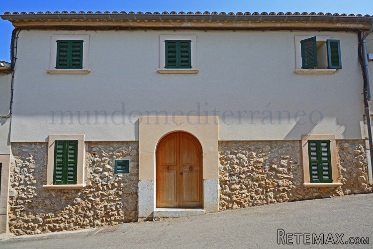 Excellent large townhouse in the heart of Campanet village.. - 2