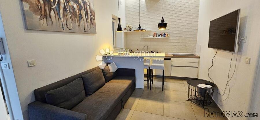 Prodaj stana-3 apartmana, centar, 102,52m2