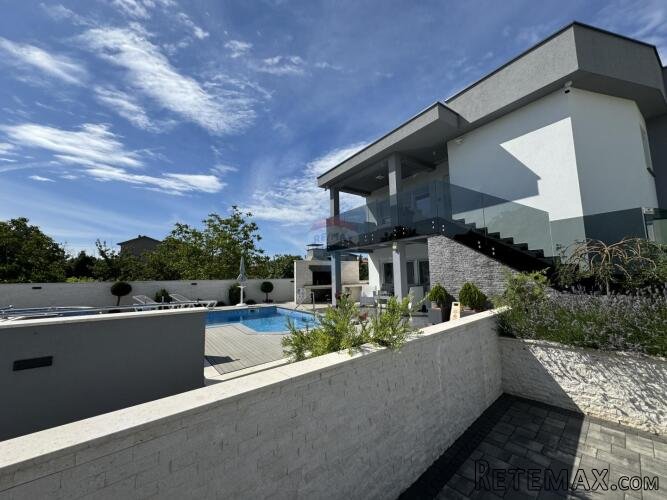 OTOK KRK,GRAD KRK-bliža okolica villa sa dva stana - 3