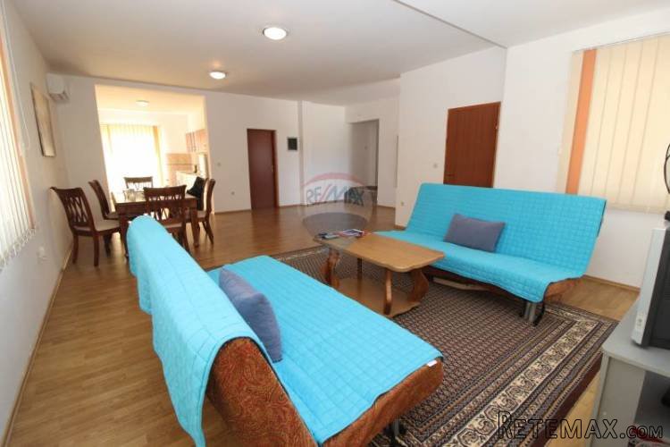PULA, KUĆA SA 4 APARTMANA I KONFORNIM STANOM 144 m2 - 3