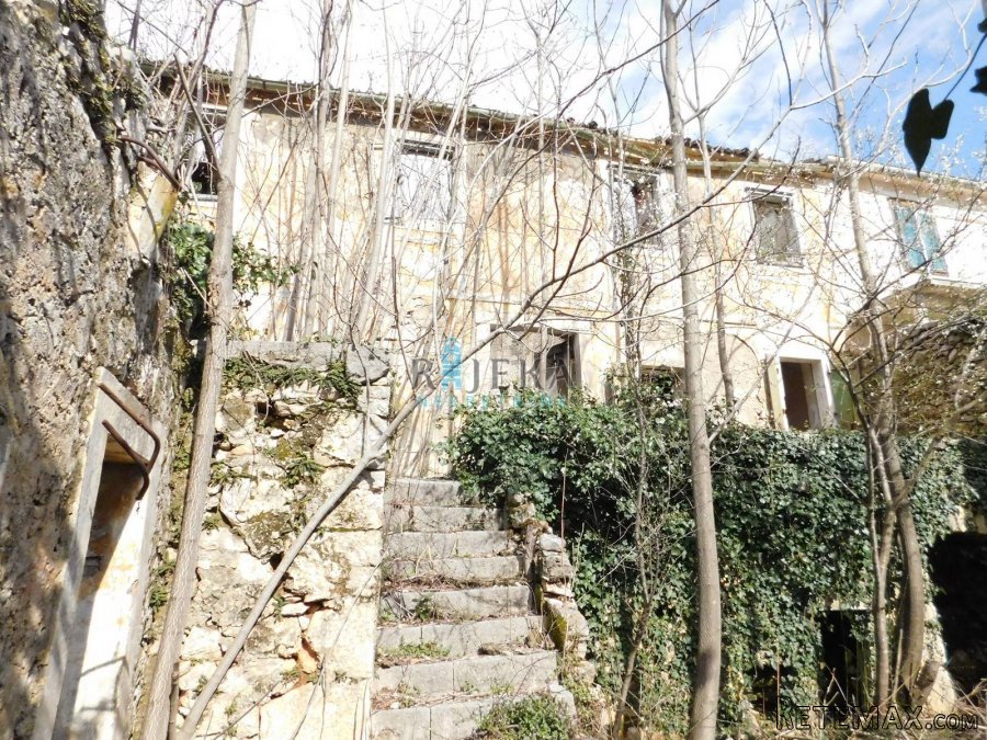 Crikvenica, kamena ruševina na 580 m2 zemljišta s velikim p..