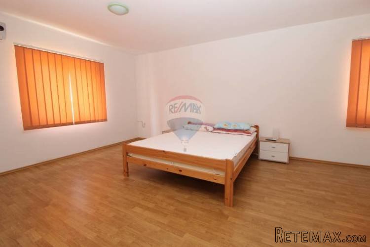 PULA, KUĆA SA 4 APARTMANA I KONFORNIM STANOM 144 m2 - 5
