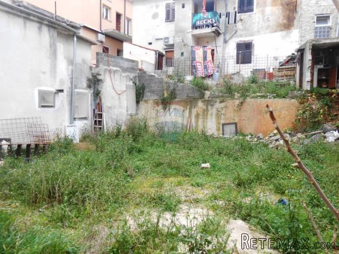 Istra, Pula, širi centar, građevinska parcela od 220 m2 - 3