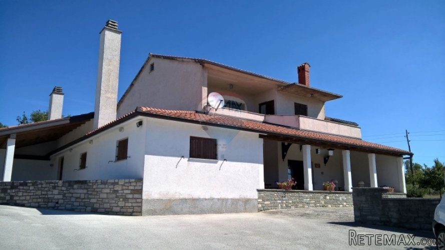 Grožnjan, veliko imanje od 80 000 m2 - 5