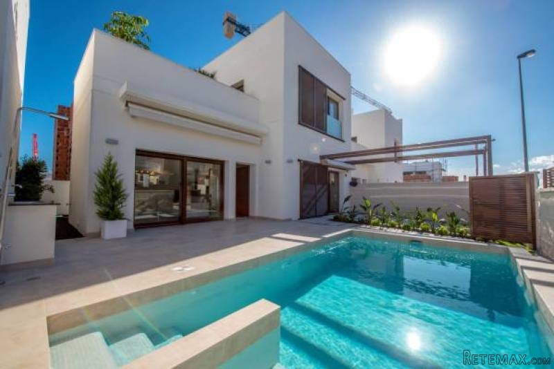 3 Bedroom 3 Bathroom Villa In La.. - 2