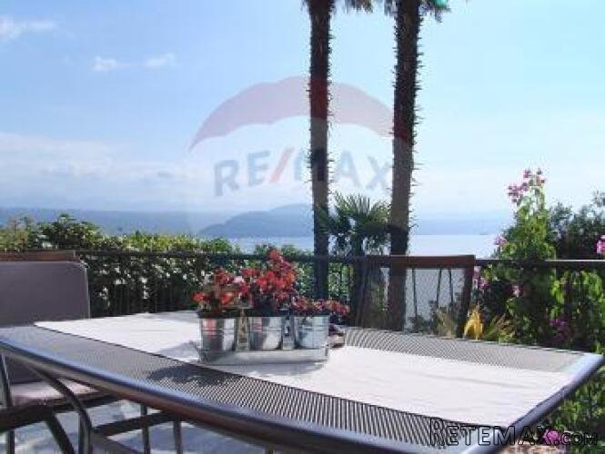 OPATIJA - stan u visokom prizemlju s velikom terasom