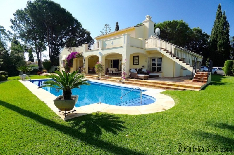 4 Bedrooms - Villa - Malaga - For Sale
