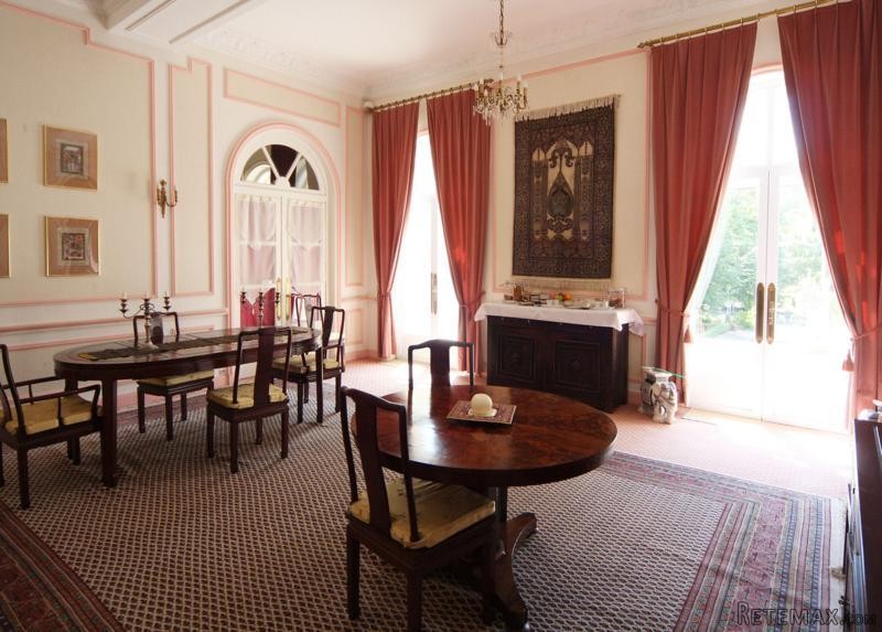 Impressive Estate With Huge Potential.. - 2