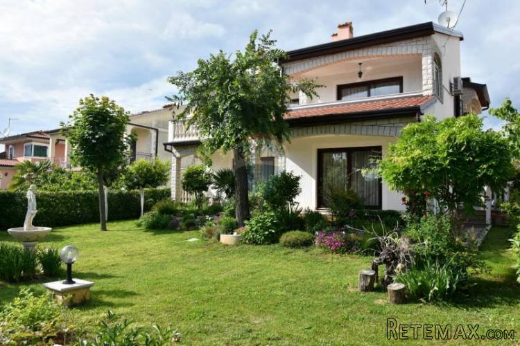 POREČ-apartmanska kuća