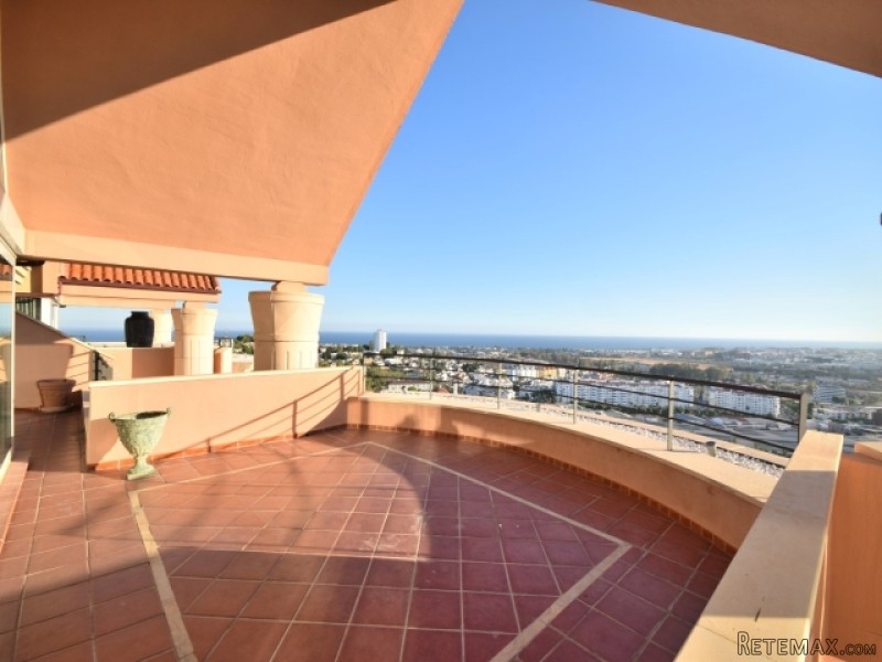 3 Bedroom Penthouse For Sale In Magna..
