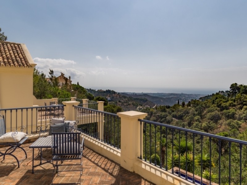 5 Bedroom Villa For Sale Situated In El.. - 2