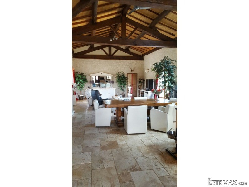 Stunning Character Stone House With 3.. - 2