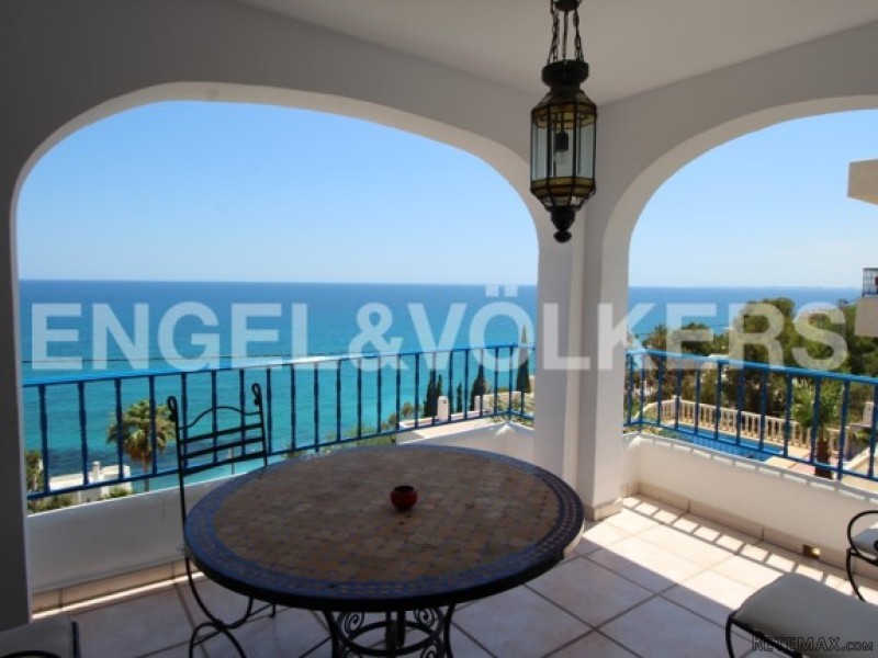 Exceptional Villa With Sea Views