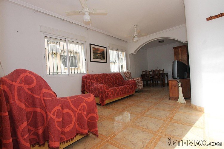This cozy ground floor apartment is located in the quiet La.. - 3