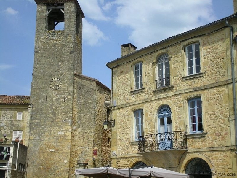 Village House Divided into 2 Apartments