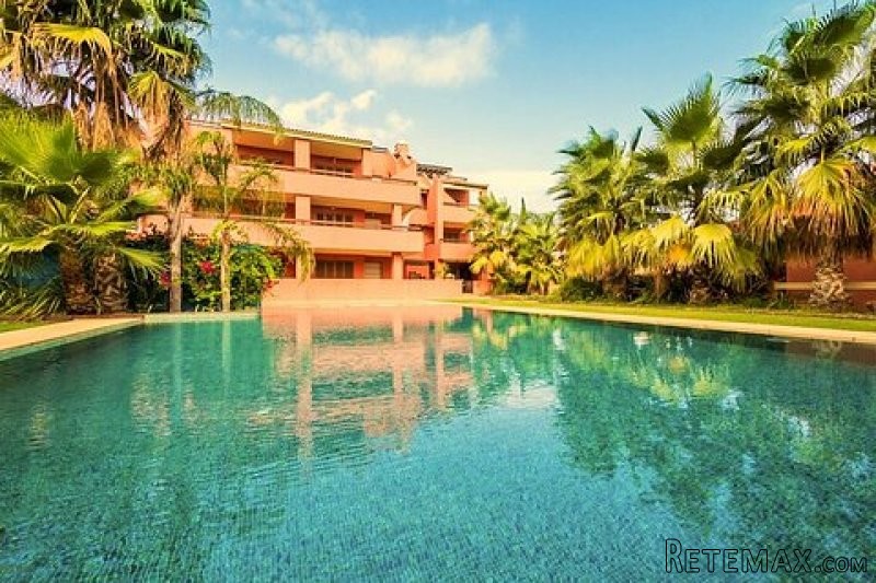 * STUNNING 2 BEDROOM 1ST FLOOR BEACH..