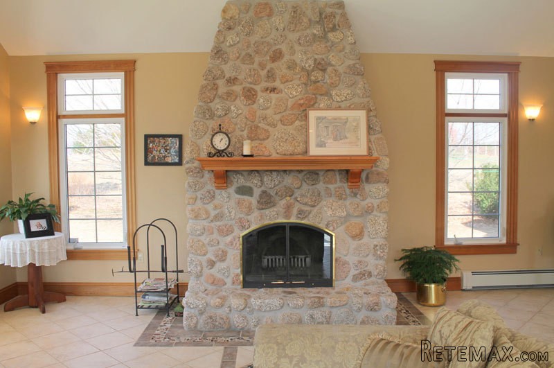 4 bedroom House For Sale: 4579 Highway.. - 2