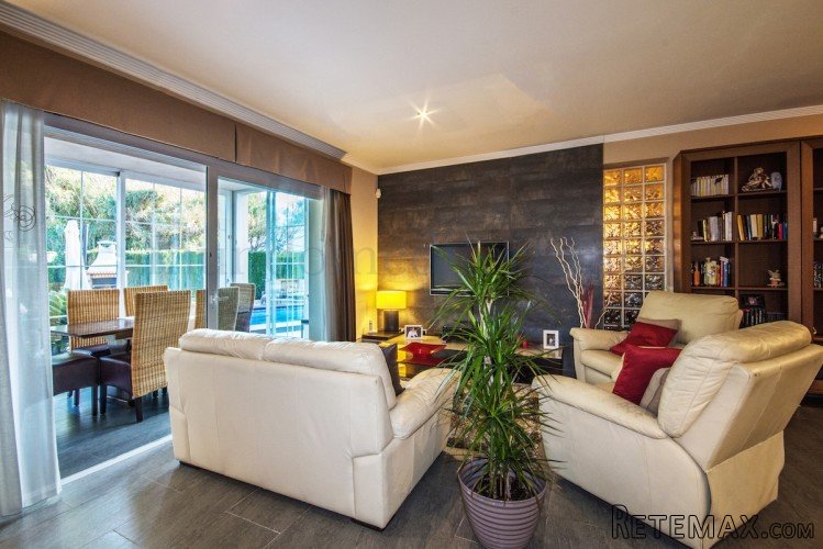 Large, comfortable and bright. A new villa (10 year old).. - 5