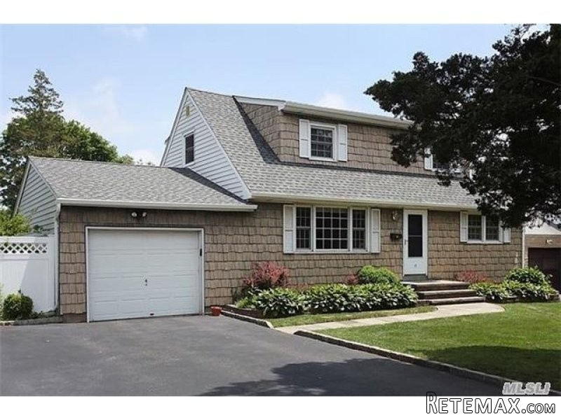 4 bedroom House For Sale: 14 Willetts..