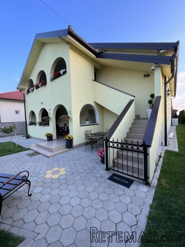 Prodajem kucu u Starim Banovcima - 2