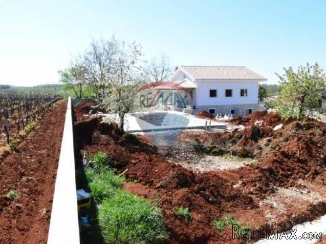 Moderna LUX kuća u zagrljaju vinograda i pogledom na more - 2