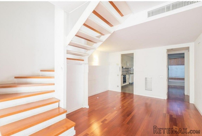 Duplex With Private Patio In Diagonal..