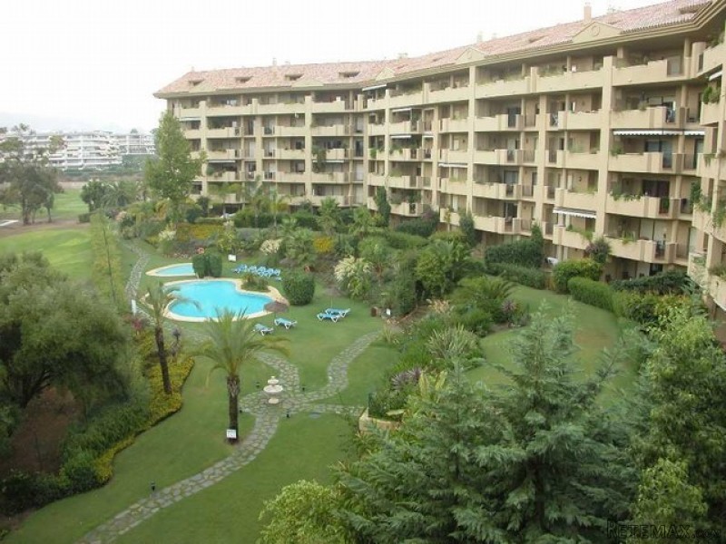3 Bedroom Middle Floor Apartment