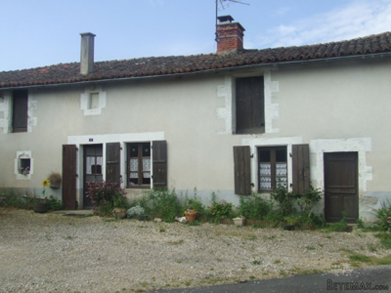 Detached 3 Bedroom Stone House
