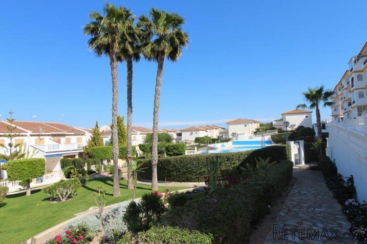 This nice apartment is located in La Mata. The property is.. - 8