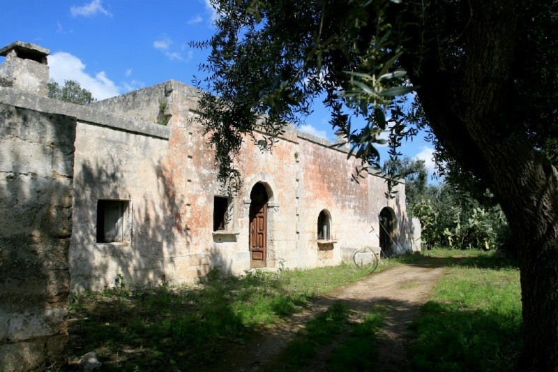 V000124, Countryhouse For Sale With..