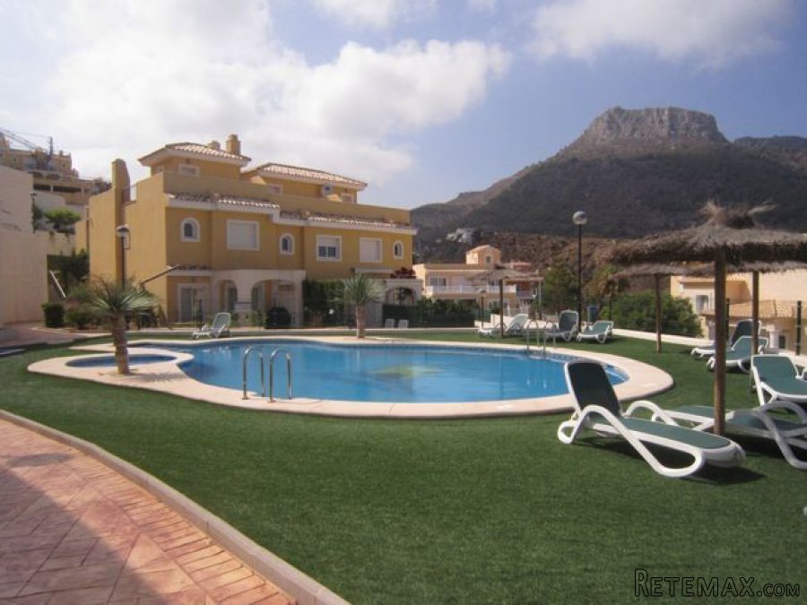 Bungalow situado en Maryvilla con muy buenas calidades, y..